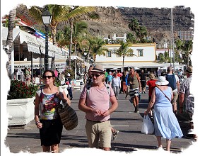 Harbour-side stroll in Puerto Mogan